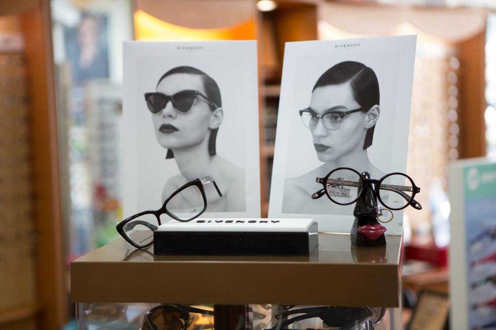 Lunettes Givenchy femme - Optique des 3 Gares opticien visagiste à Cergy
